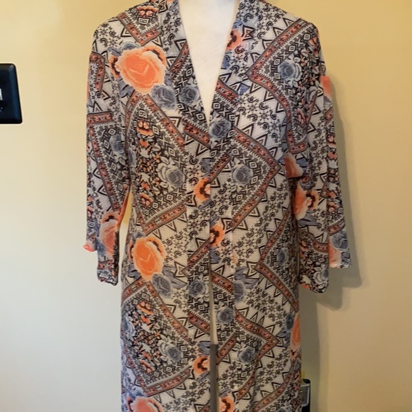 Wallflower kimono - Picture 2 of 10
